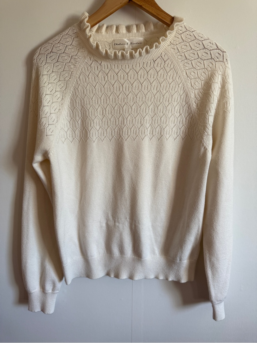 Chelsea & Theodore Cream Ruffle Neck Knit Sweater Feminine Small